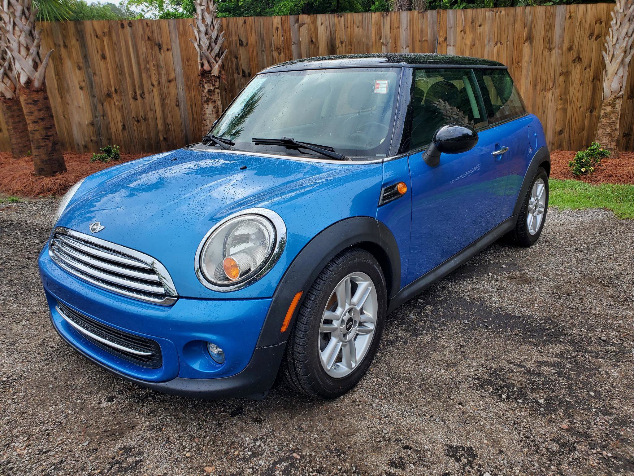 Used 2011 MINI Cooper Hardtop FWD image 3
