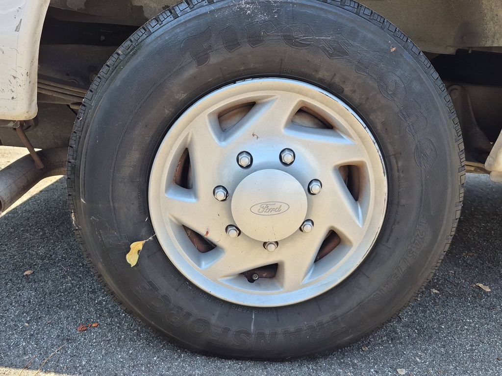 Used 2010 Ford E-250 and Econoline 250 RWD image 14