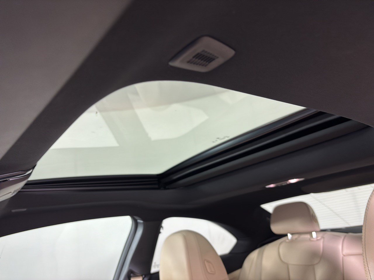 Certified 2024 BMW 230i Coupe w/ Convenience Package RWD image 27