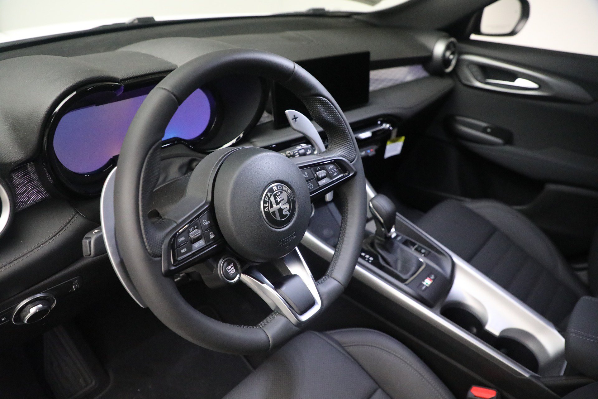 Used 2024 Alfa Romeo Tonale Veloce w/ Premium Interior Package AWD/4WD image 19