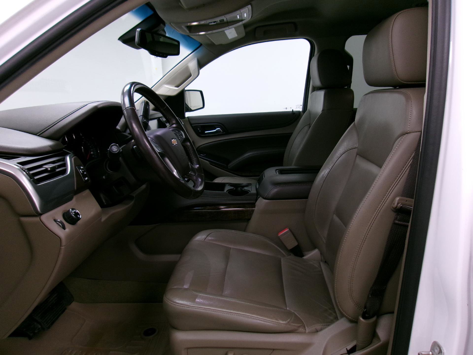 Used 2018 Chevrolet Suburban LT image 9