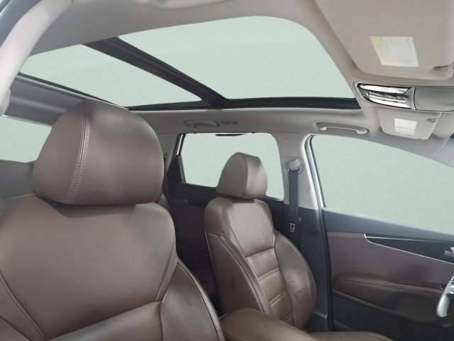 Used 2019 Kia Sorento SX image 6