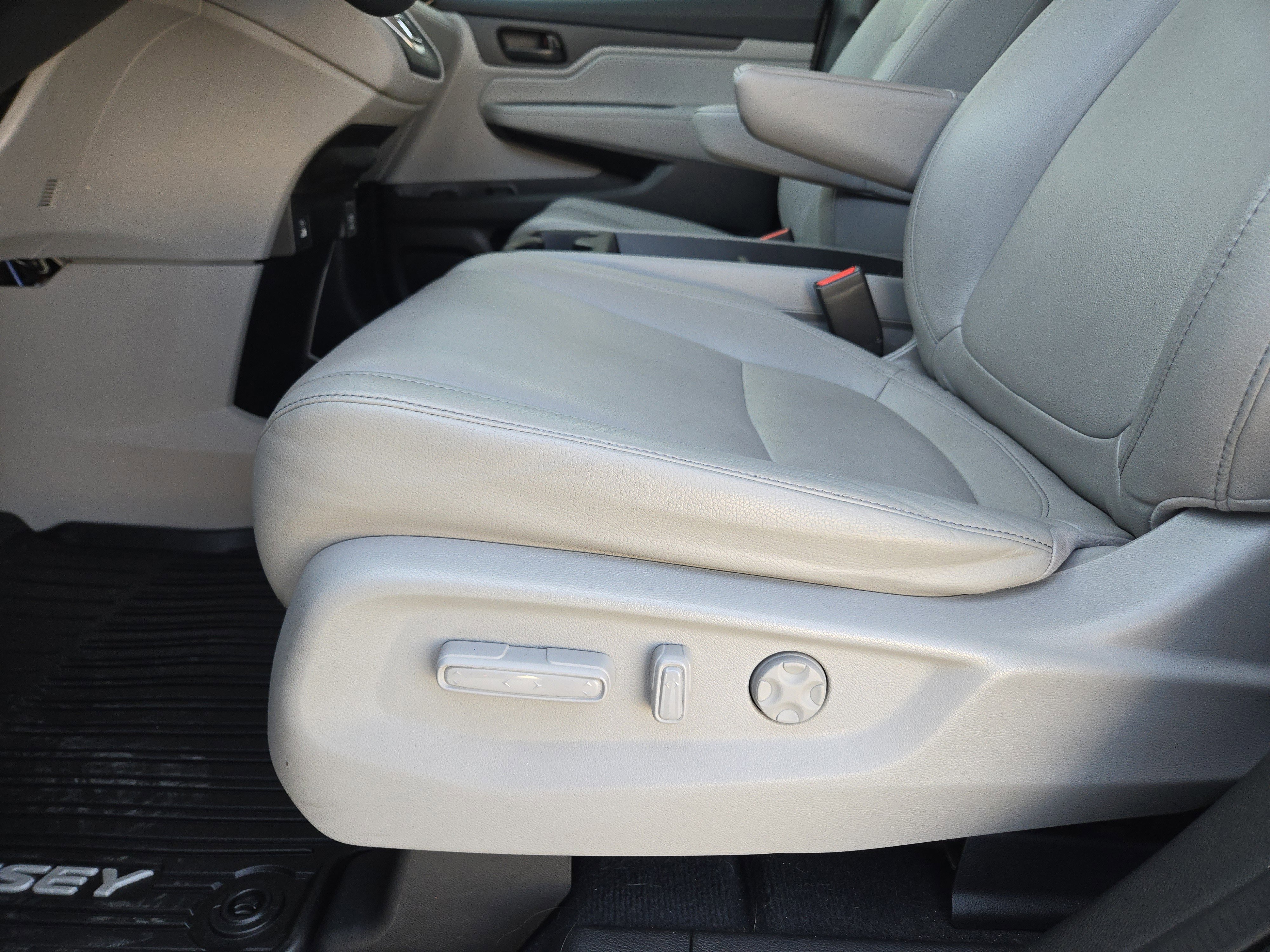 Used 2022 Honda Odyssey EX-L image 23