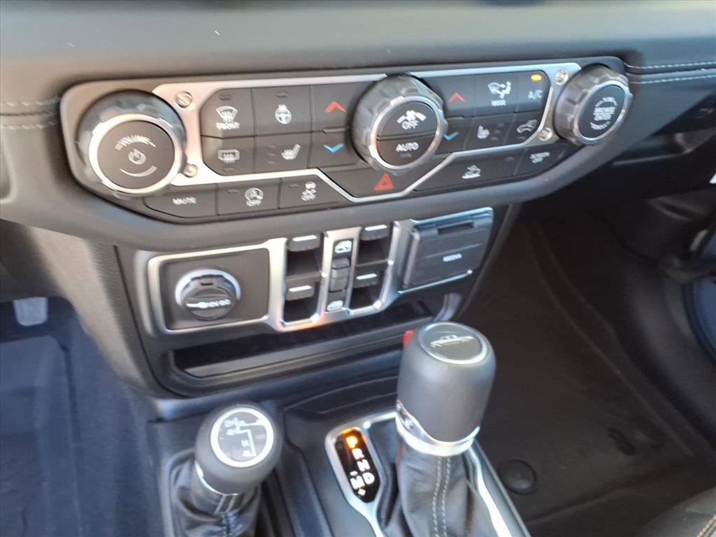 New 2025 Jeep Gladiator Sport image 14