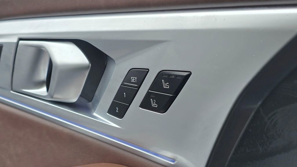 Used 2023 BMW XM AWD/4WD image 23