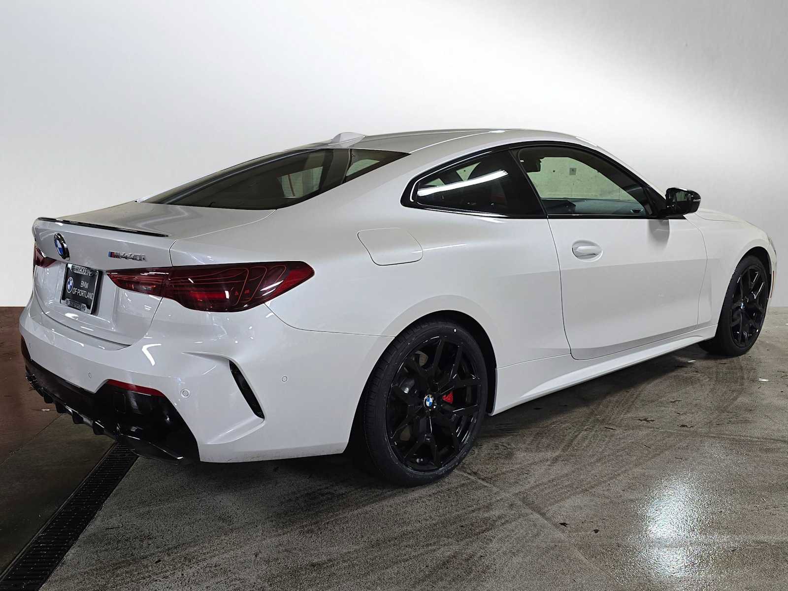 Used 2025 BMW 440i xDrive Coupe w/ Premium Package image 3