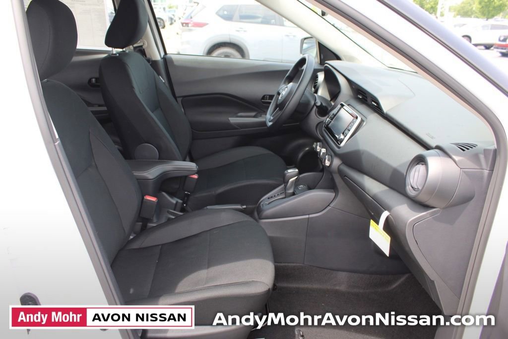 New 2025 Nissan Kicks Play S image 11