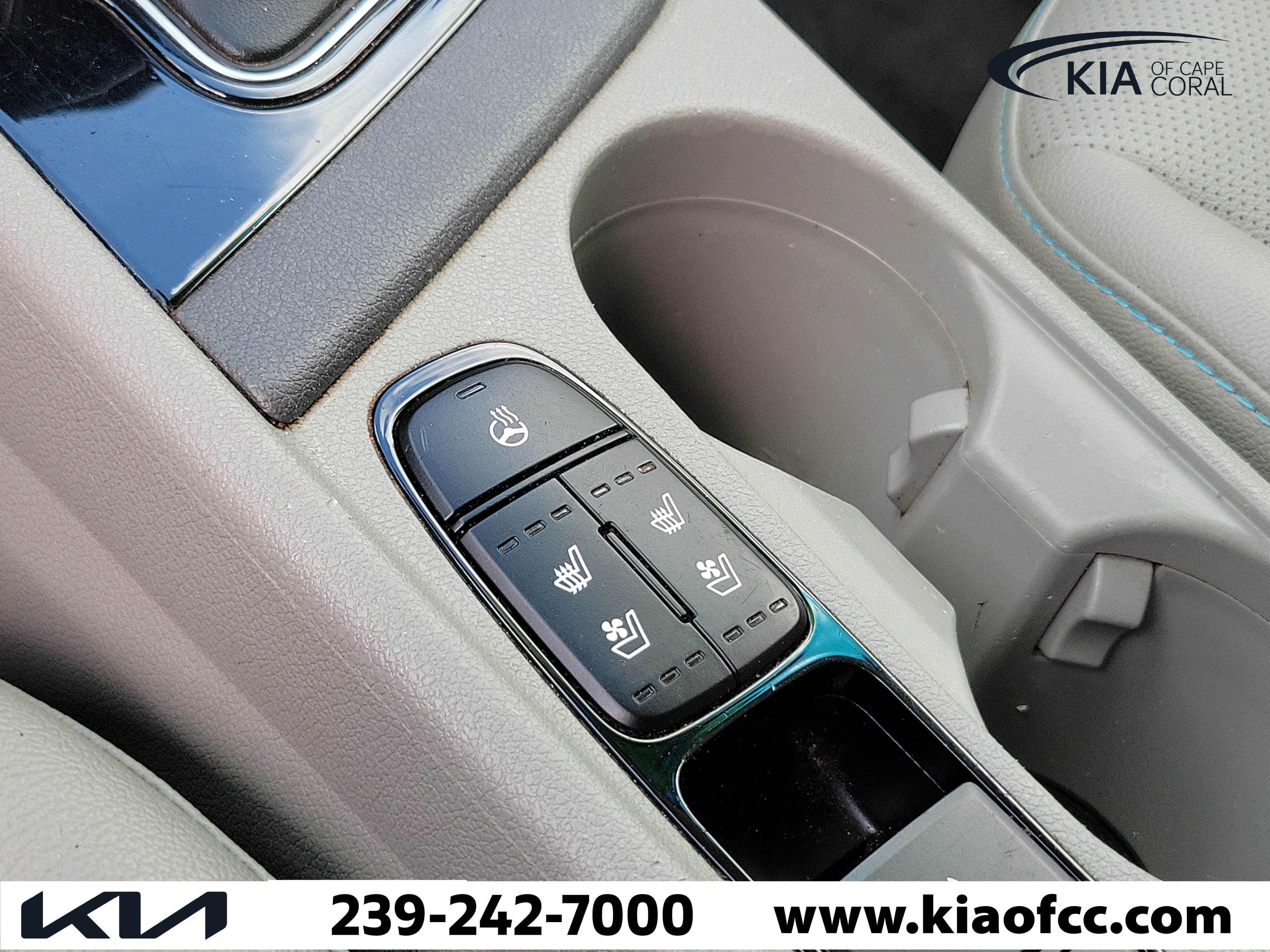 Used 2021 Kia Niro EX Premium FWD image 29