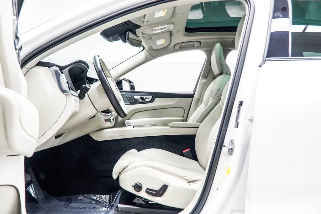 Used 2023 Volvo XC60 T8 Ultimate w/ Climate Package AWD/4WD image 36