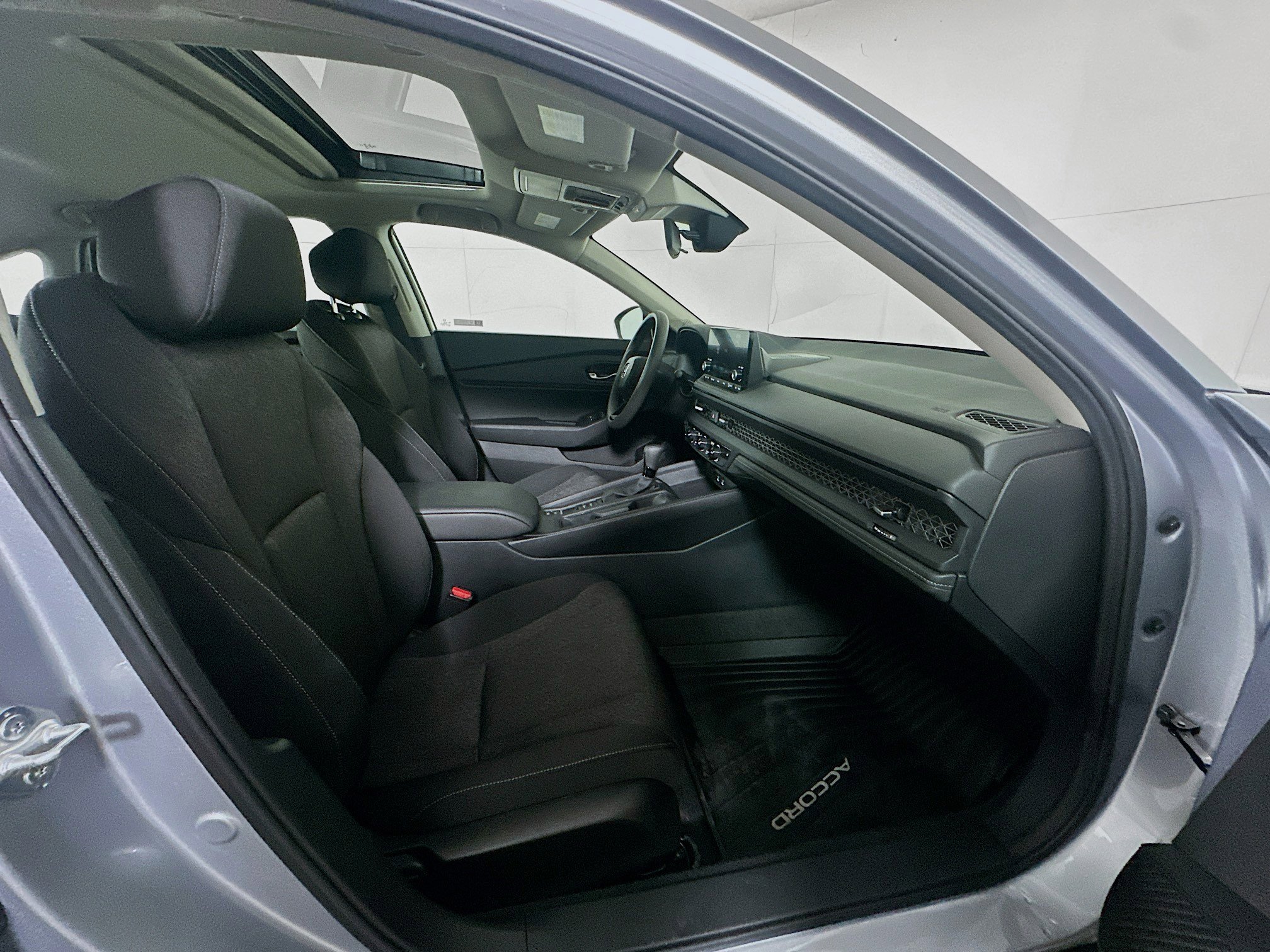 Used 2025 Honda Accord SE image 30
