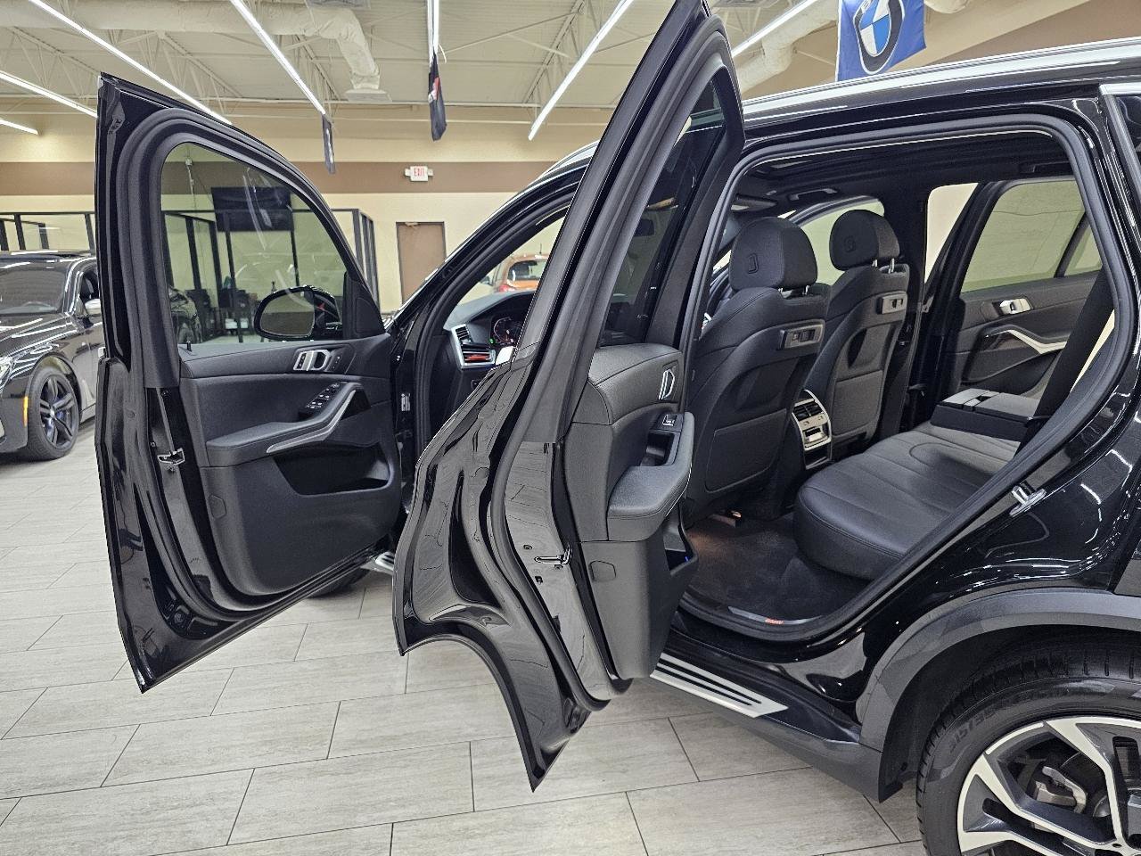 Used 2021 BMW X5 sDrive40i w/ Convenience Package RWD image 17