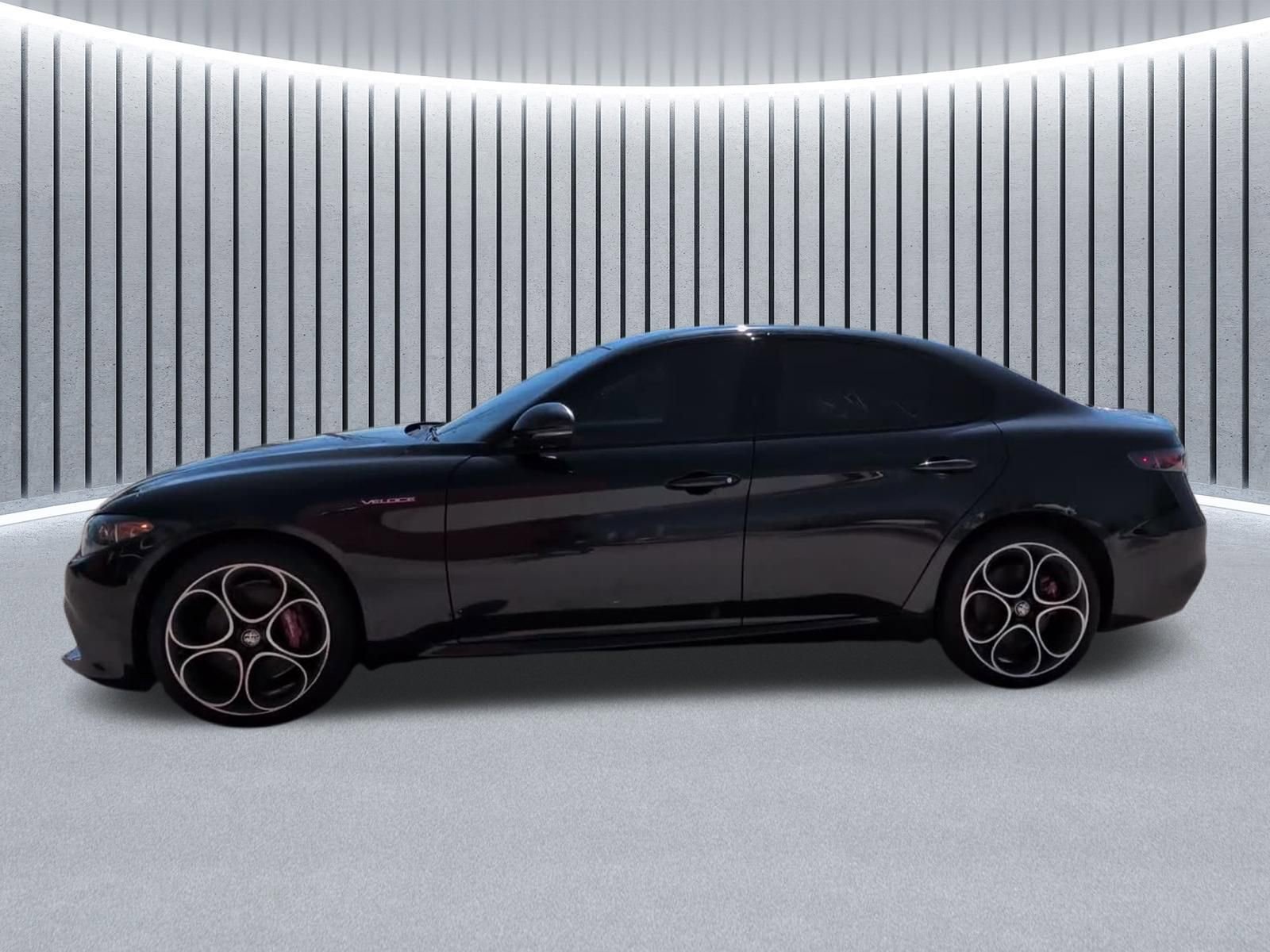 Used 2024 Alfa Romeo Giulia Veloce image 15