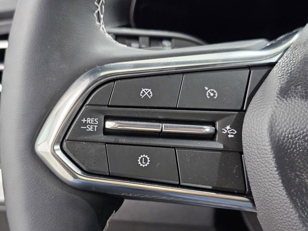 Used 2026 Chevrolet Traverse LT w/ Driver Confidence Package image 33