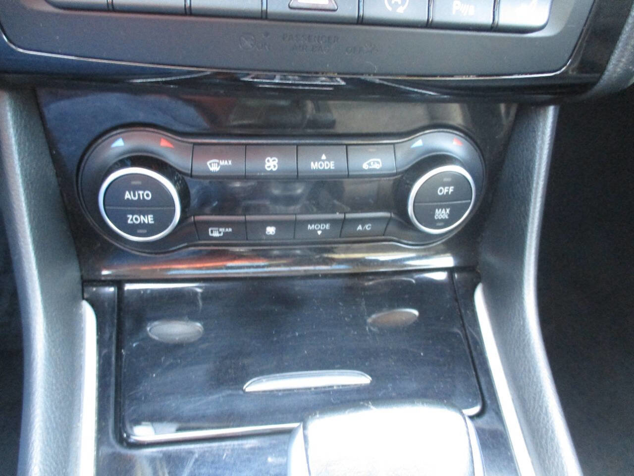 Used 2018 INFINITI QX30 AWD image 25