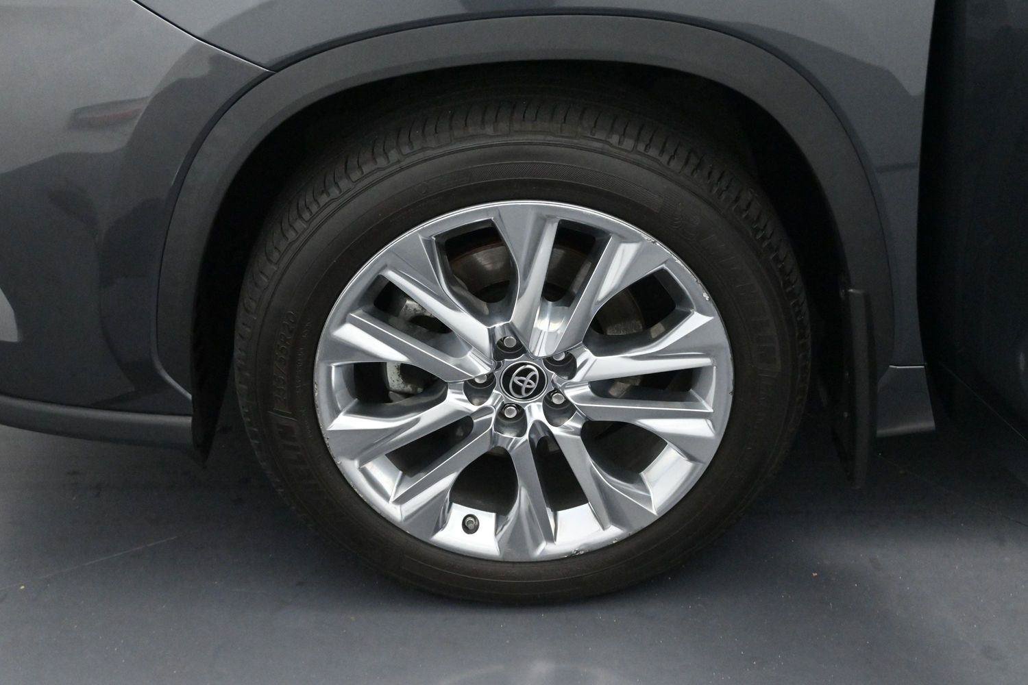 Used 2021 Toyota Highlander Limited AWD/4WD image 33