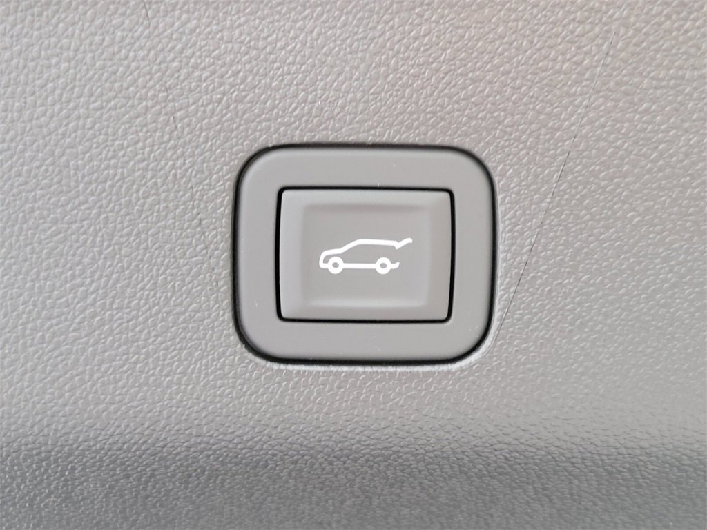 New 2025 Chevrolet Suburban High Country image 31