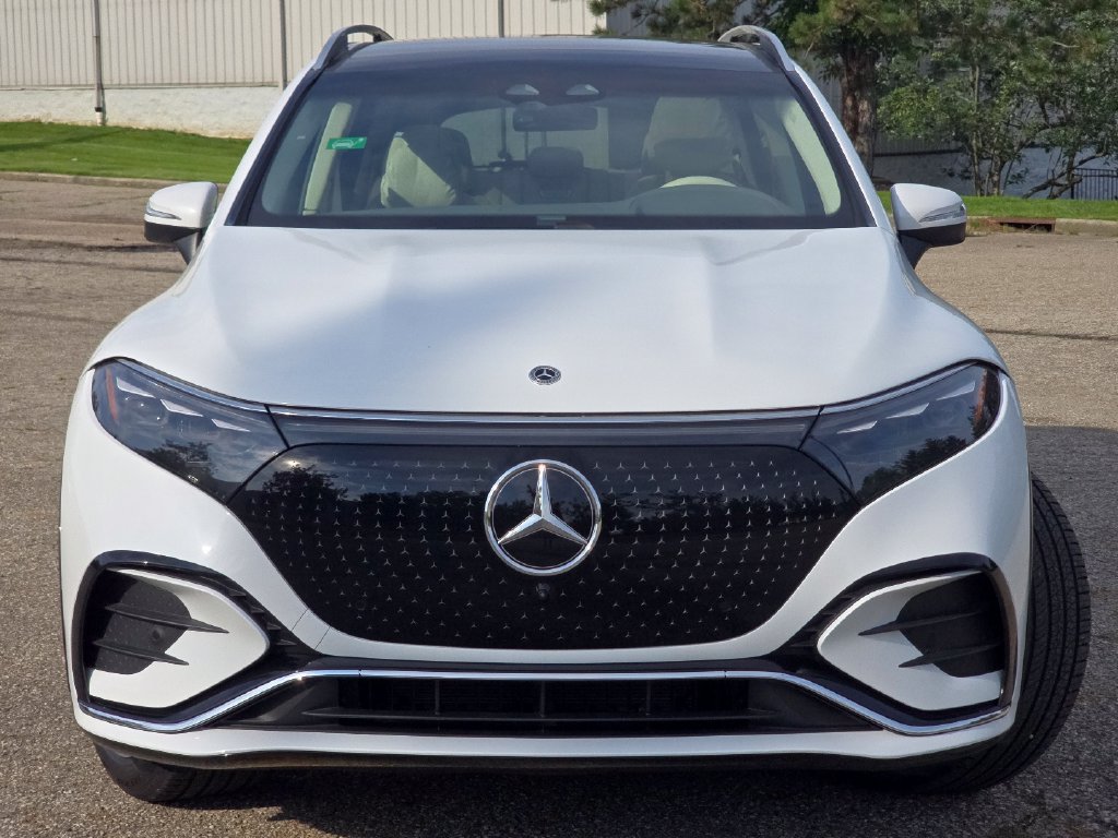 New 2027 Mercedes-Benz EQS 400 4MATIC SUV image 11