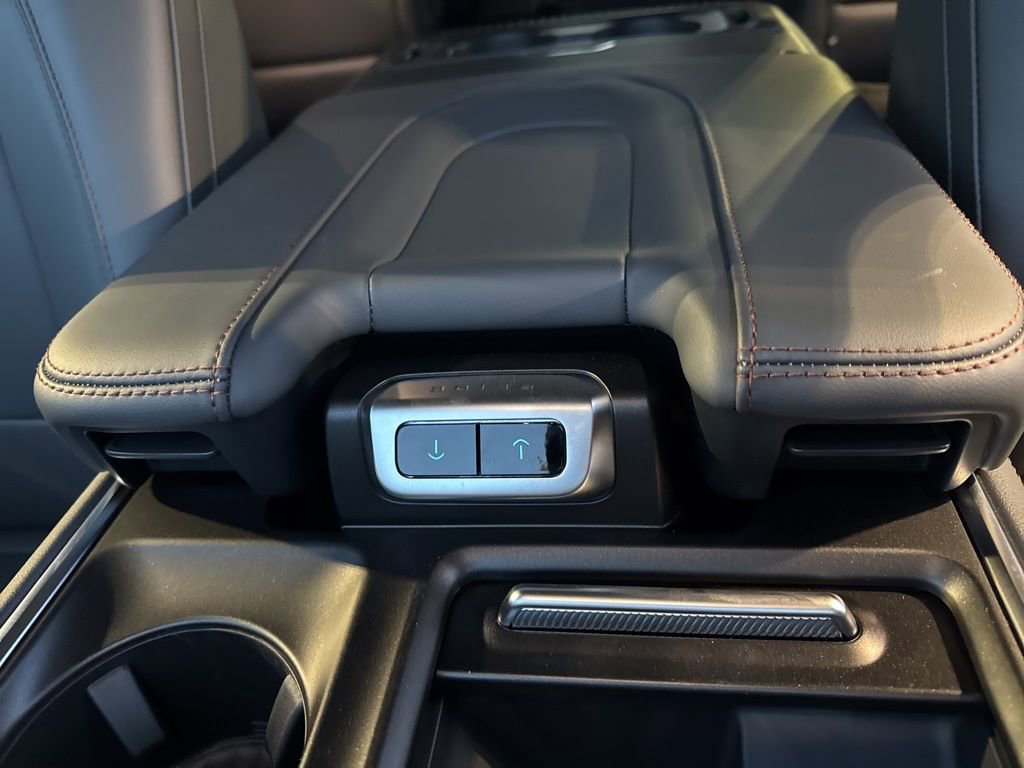 New 2025 Ford Expedition Active image 21