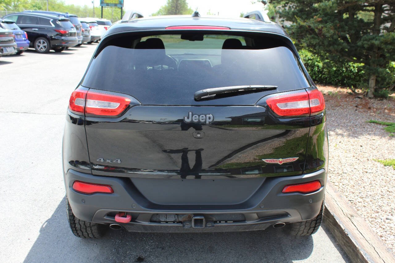 Used 2014 Jeep Cherokee Trailhawk w/ Technology Group AWD/4WD image 7