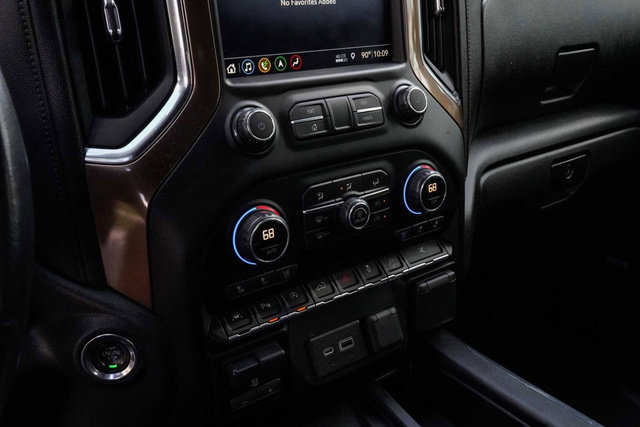 Used 2019 Chevrolet Silverado 1500 High Country w/ Technology Package AWD/4WD image 18