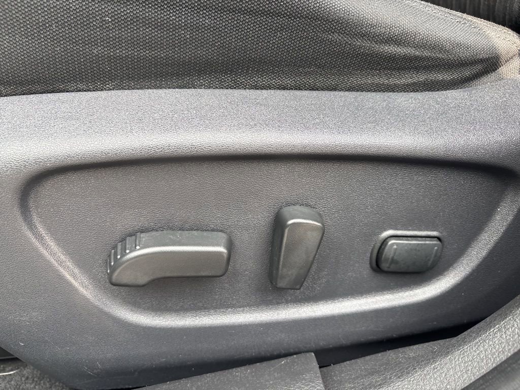 Used 2019 Nissan Rogue SV image 13