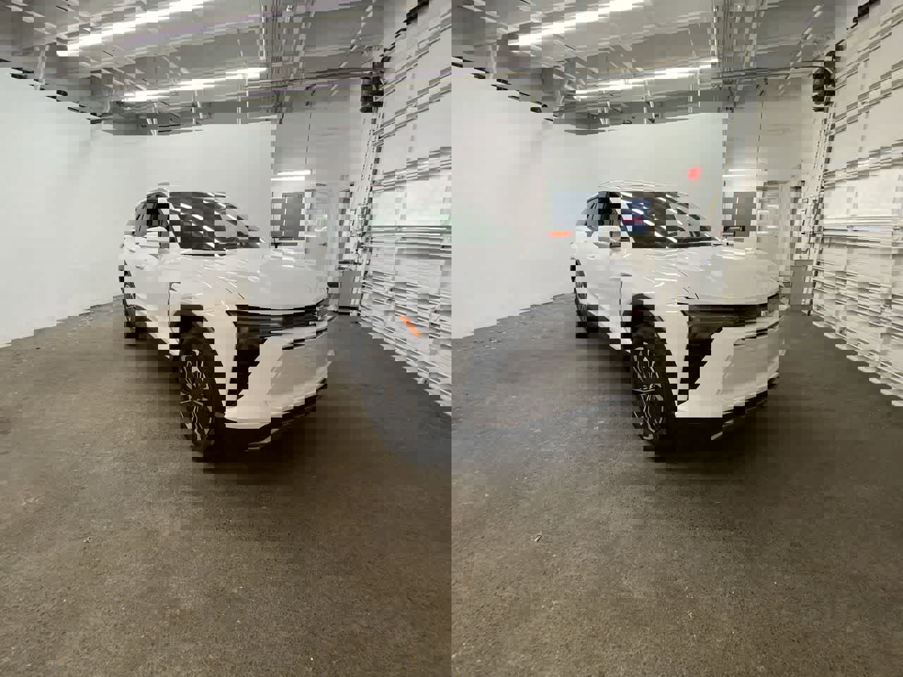 Used 2024 Chevrolet Blazer EV LT AWD/4WD image 8