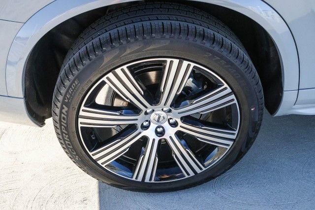 Used 2025 Volvo XC90 T8 Plus w/ Protection Package Premier AWD/4WD image 9