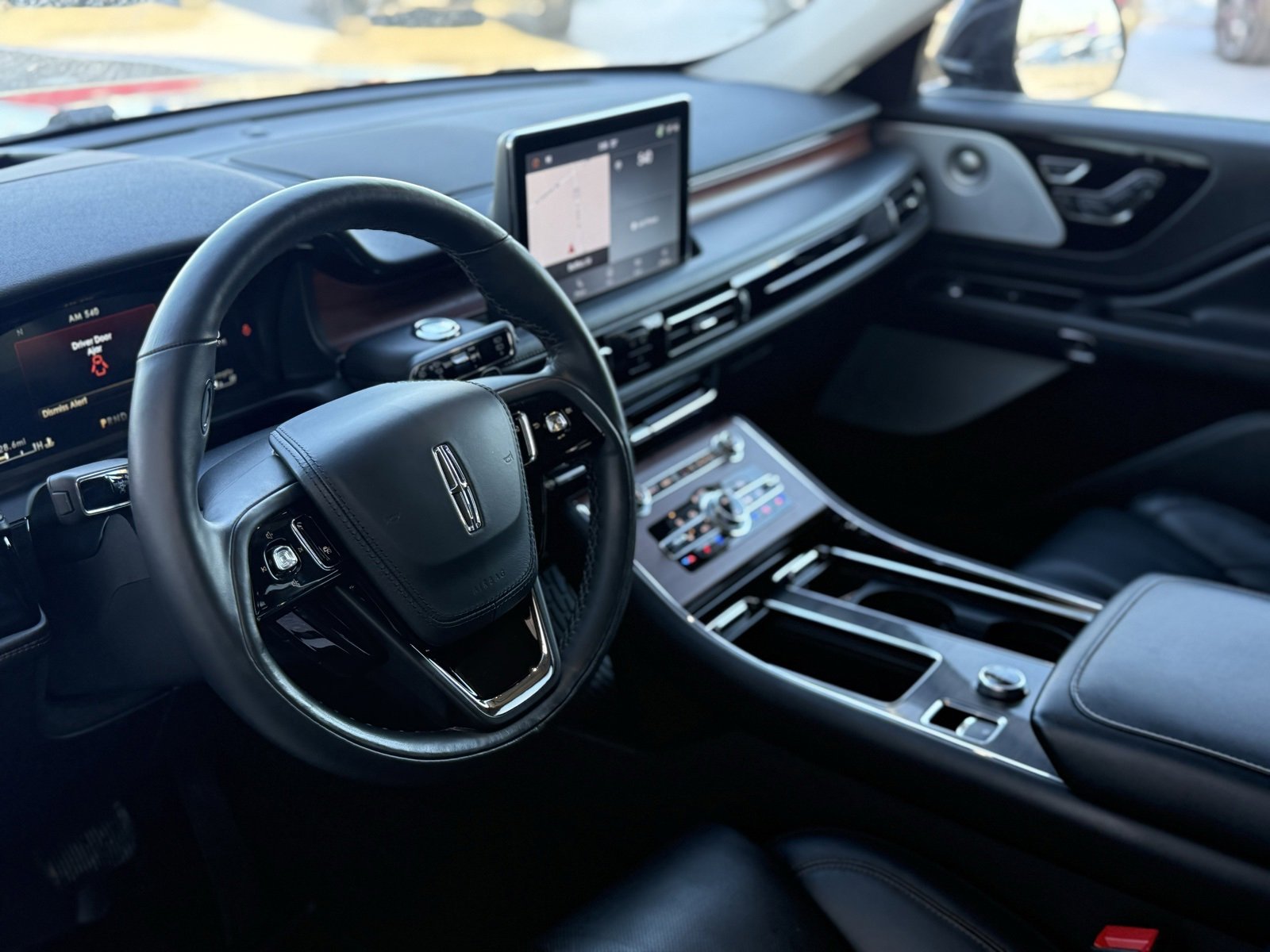 Used 2023 Lincoln Aviator Reserve w/ Equipment Group 201A image 8