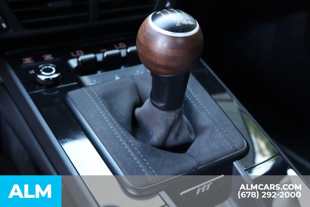 Used 2025 Porsche 911 Carrera T RWD image 32