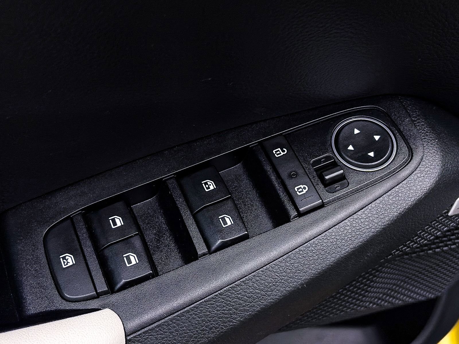 Used 2022 Kia Seltos SX w/ Sunroof Package image 18