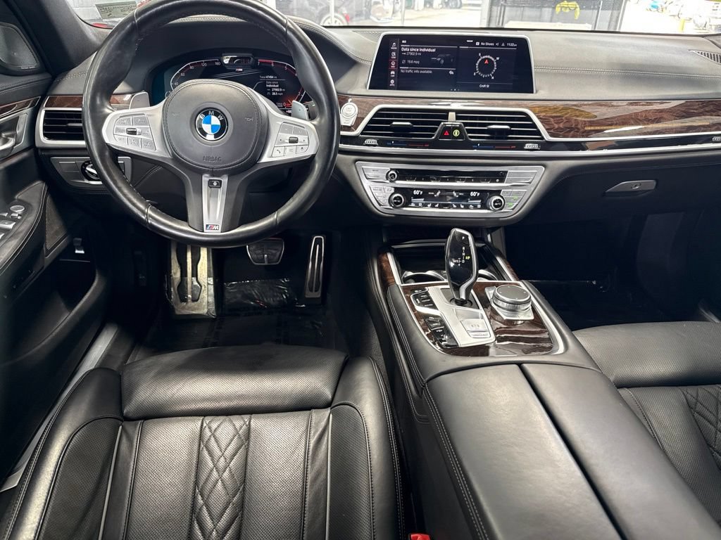 Used 2022 BMW 750i xDrive w/ M Sport Package AWD/4WD image 16