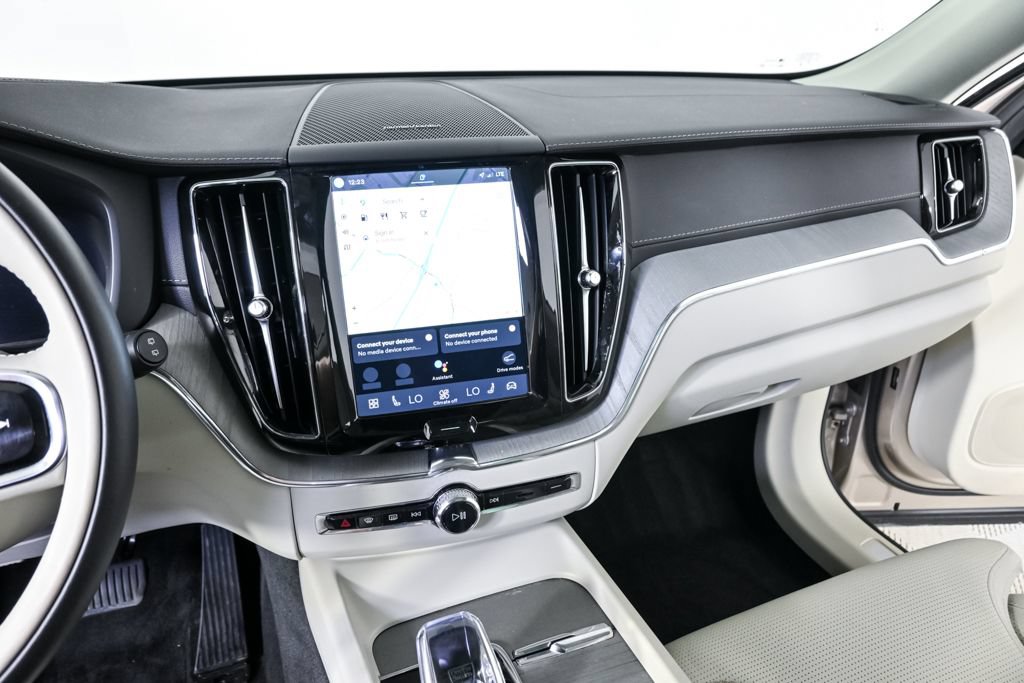 Certified 2024 Volvo XC60 B5 Ultimate AWD/4WD image 15