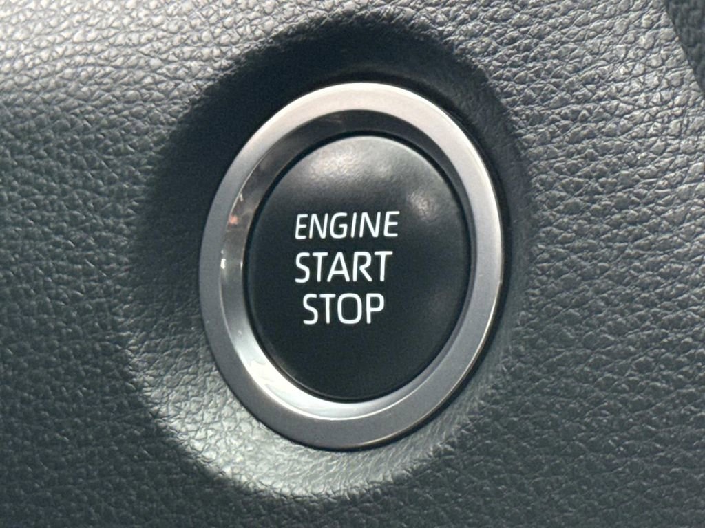 Used 2024 Toyota Corolla SE FWD image 8