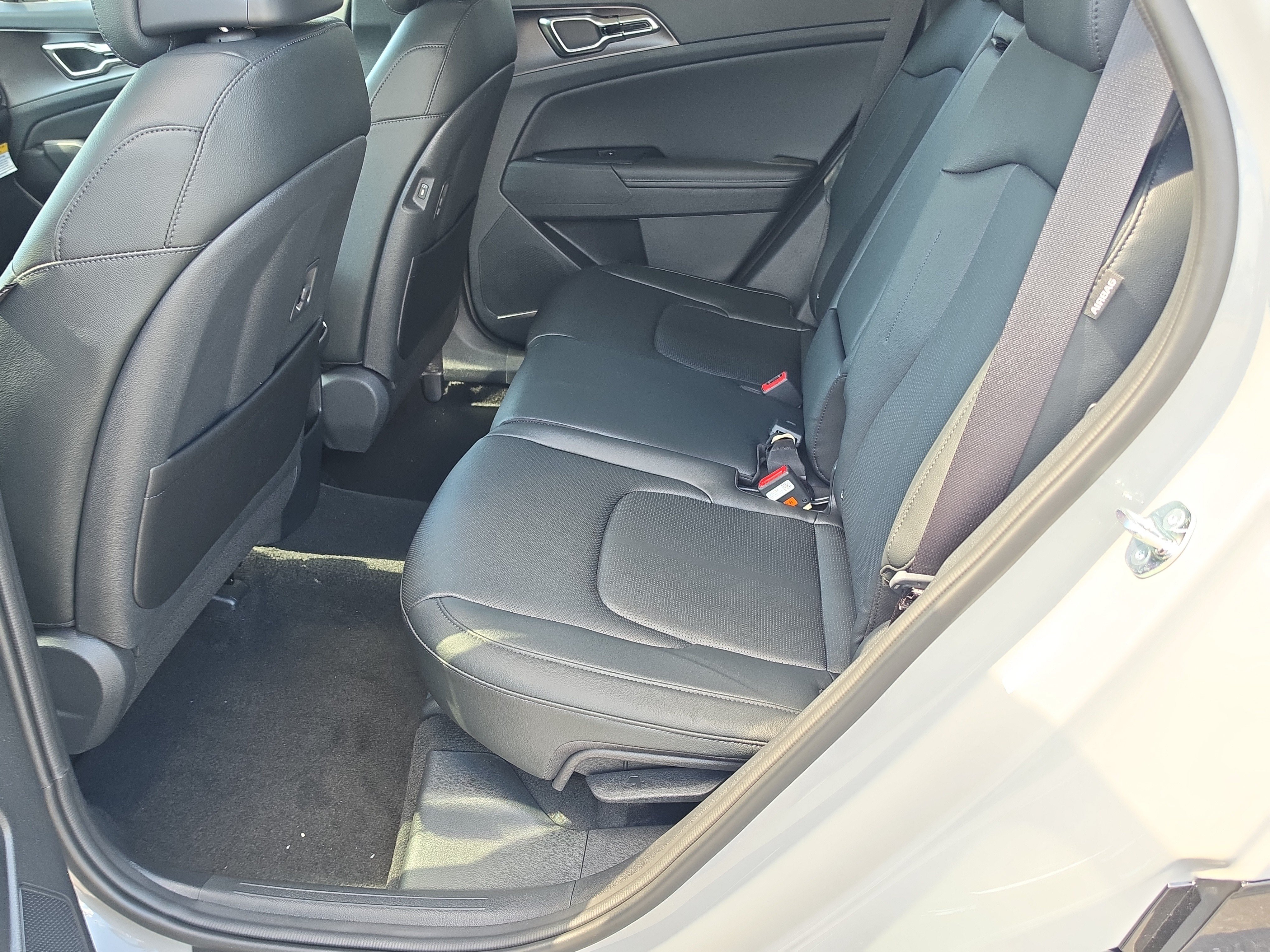 New 2027 Kia Sportage SX FWD image 17