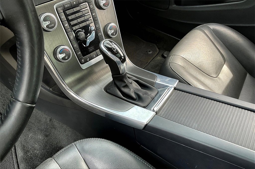 Used 2015 Volvo S60 T5 Platinum image 14