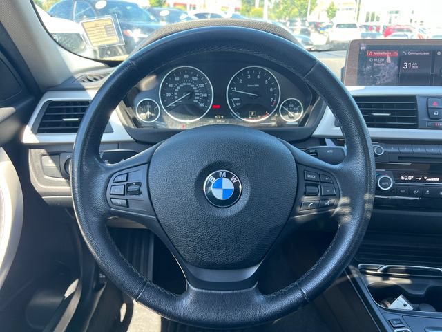 Used 2018 BMW 320i xDrive Sedan AWD/4WD image 18