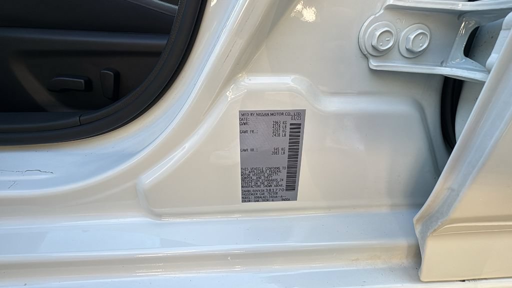 Used 2025 Nissan Altima 2.5 SV FWD image 32