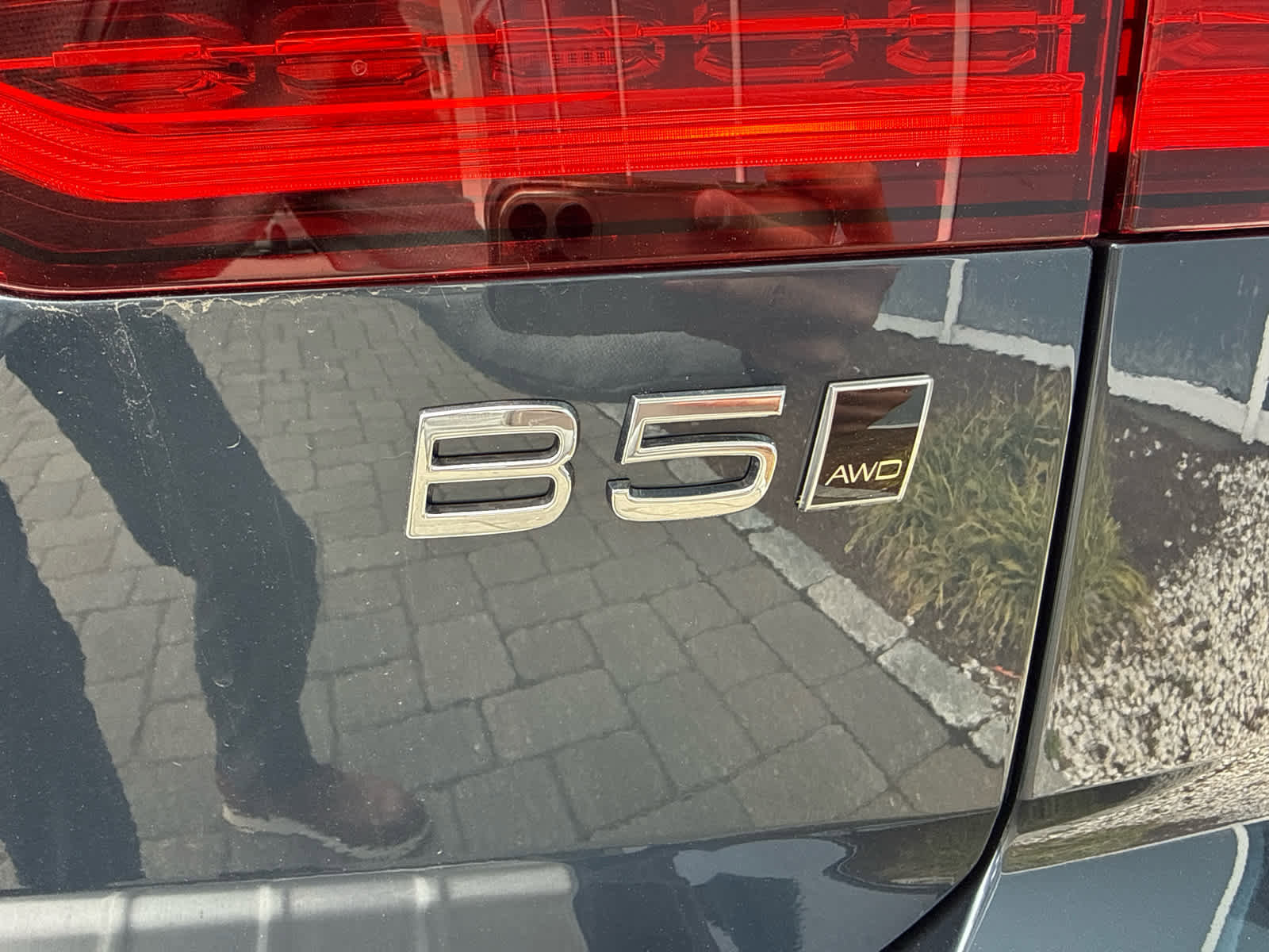 New 2026 Volvo V60 B5 Cross Country Plus w/ Protection Package Premier image 24