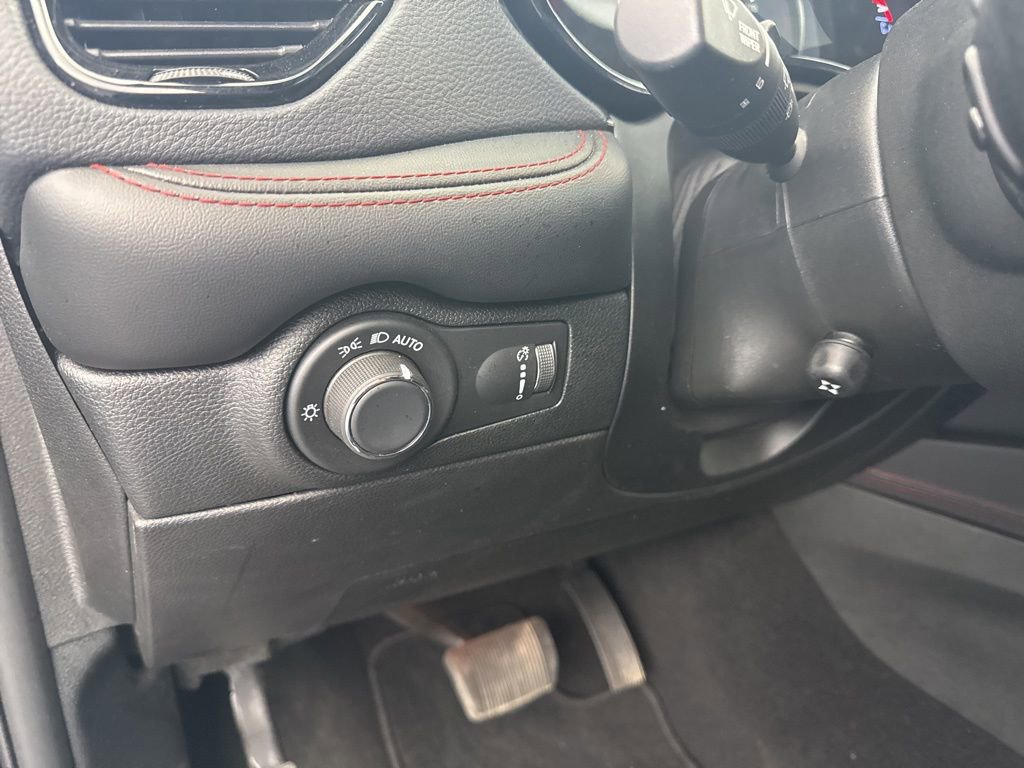 Used 2025 Dodge Durango R/T AWD/4WD image 26