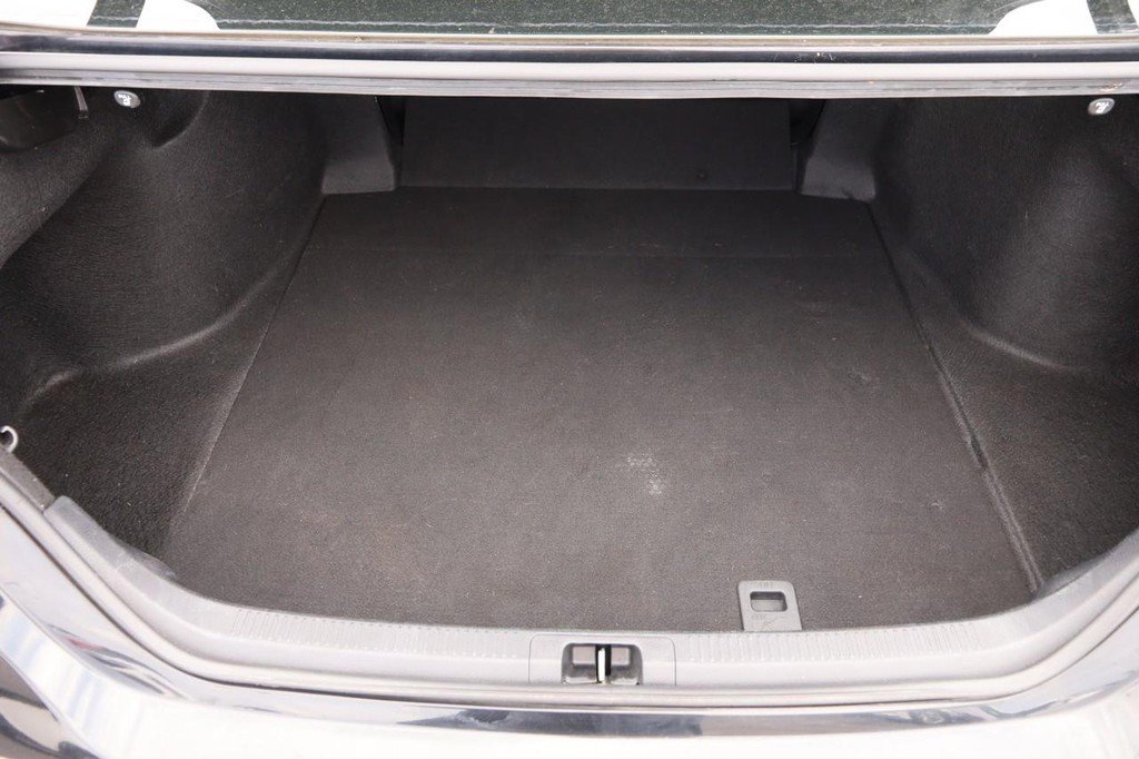 Used 2020 Toyota Camry SE image 7