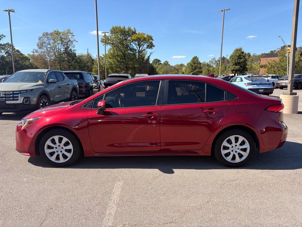 Used 2022 Toyota Corolla LE FWD image 4