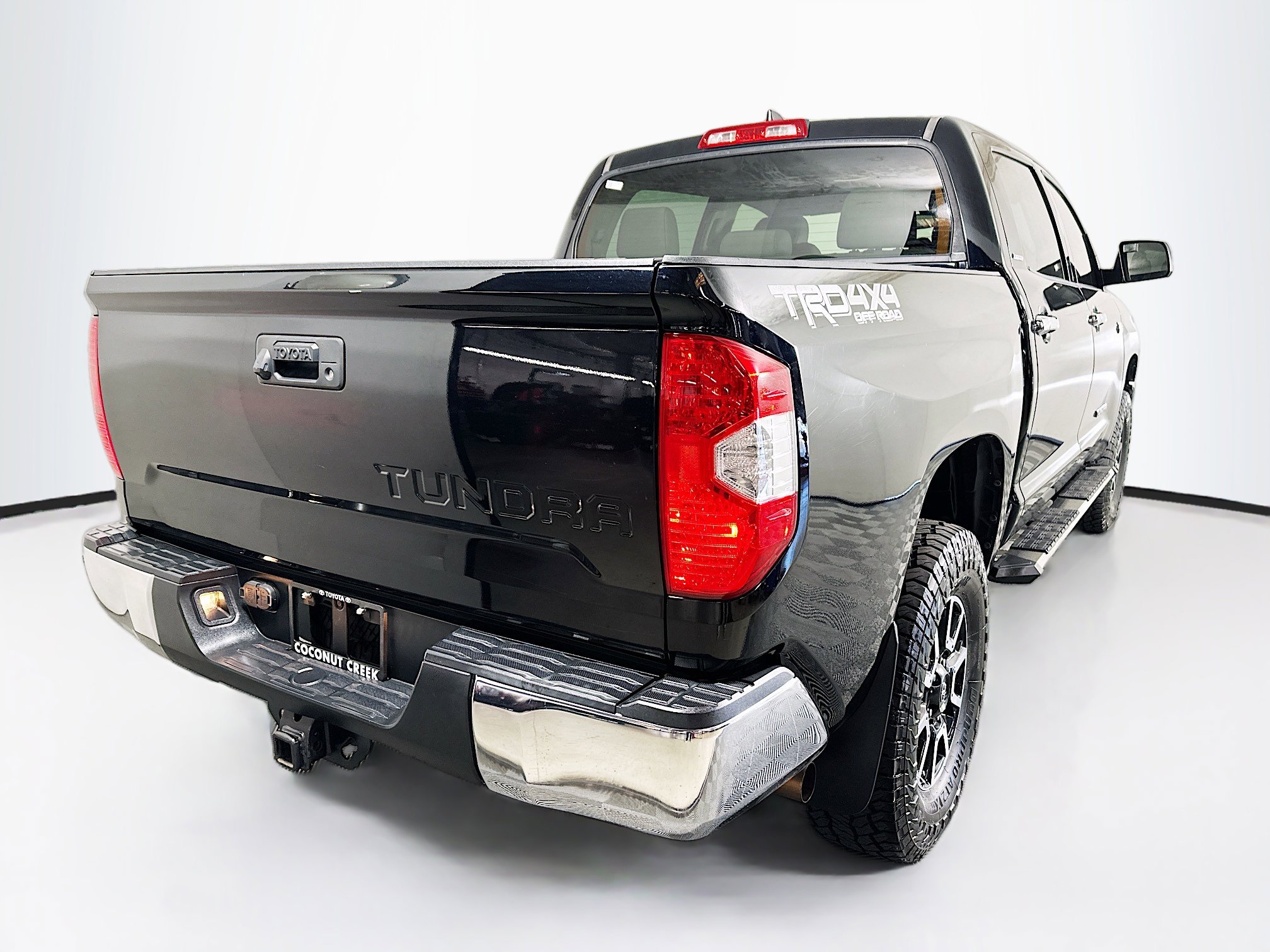 Used 2020 Toyota Tundra Limited w/ TRD Off-Road Package AWD/4WD image 3