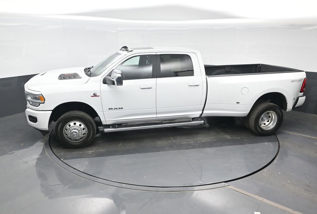 Used 2023 RAM 3500 Laramie image 29