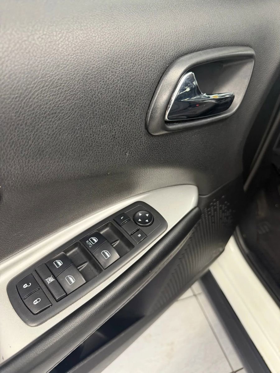 Used 2018 Dodge Journey SXT w/ Blacktop Package image 13