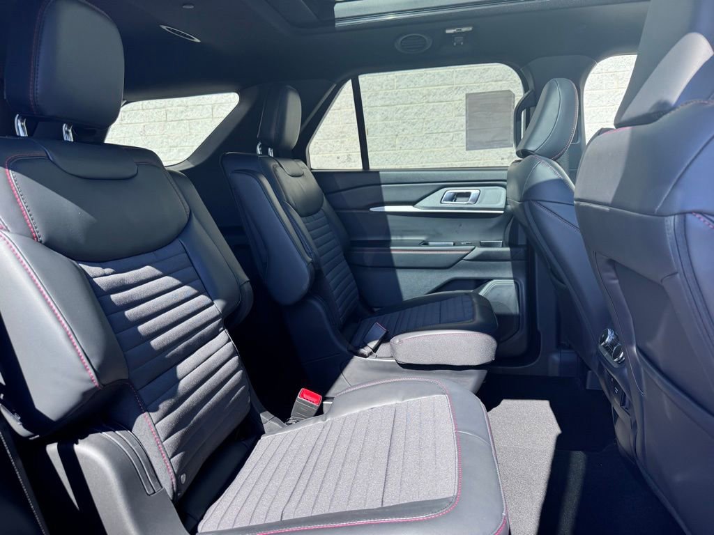 New 2026 Ford Explorer ST-Line w/ ST-Line Street Pack image 20