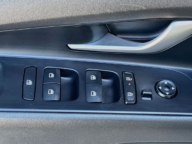 New 2026 Hyundai Elantra SE FWD image 17