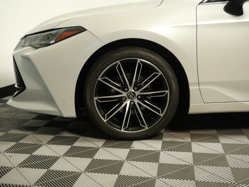 Used 2019 Toyota Avalon Touring w/ Advanced Safety Package image 10