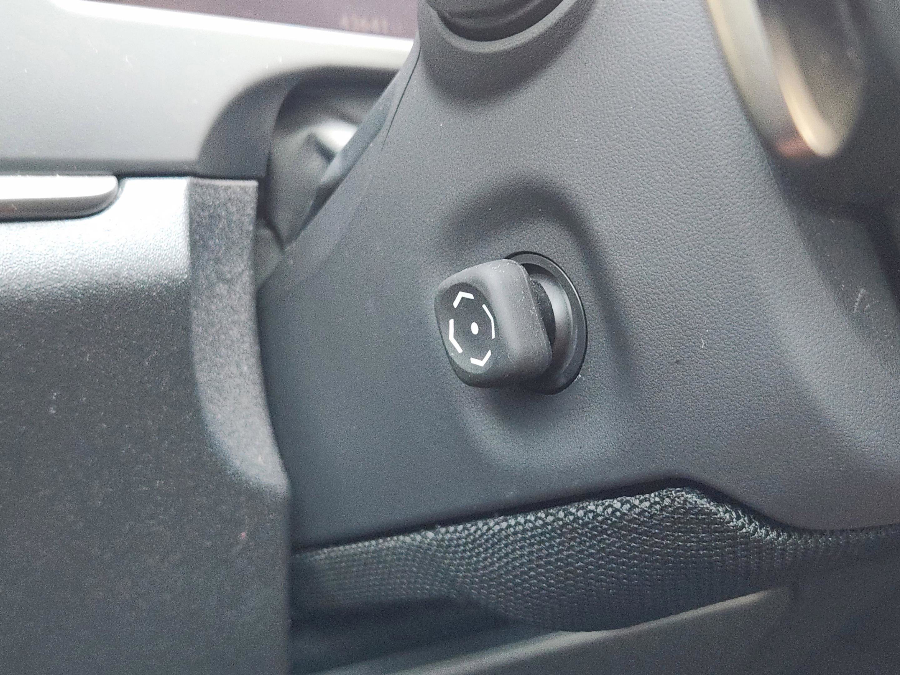 Used 2023 Lexus RZ 450e Premium w/ Accessory Package (Z1) image 32