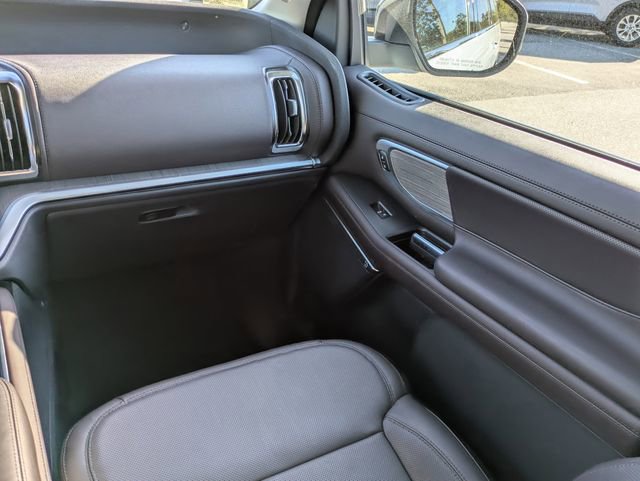 Certified 2025 Ford Expedition Platinum w/ Platinum Ultimate Package image 17