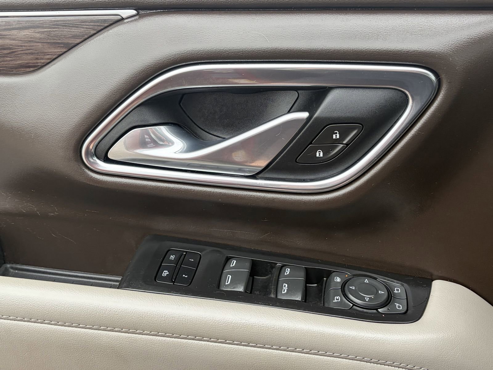 Used 2021 Chevrolet Tahoe LT w/ LT Signature Package image 23